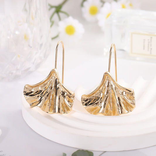 European And American Exaggerated Ginkgo Leaf Golden Metal Alloy Earrings