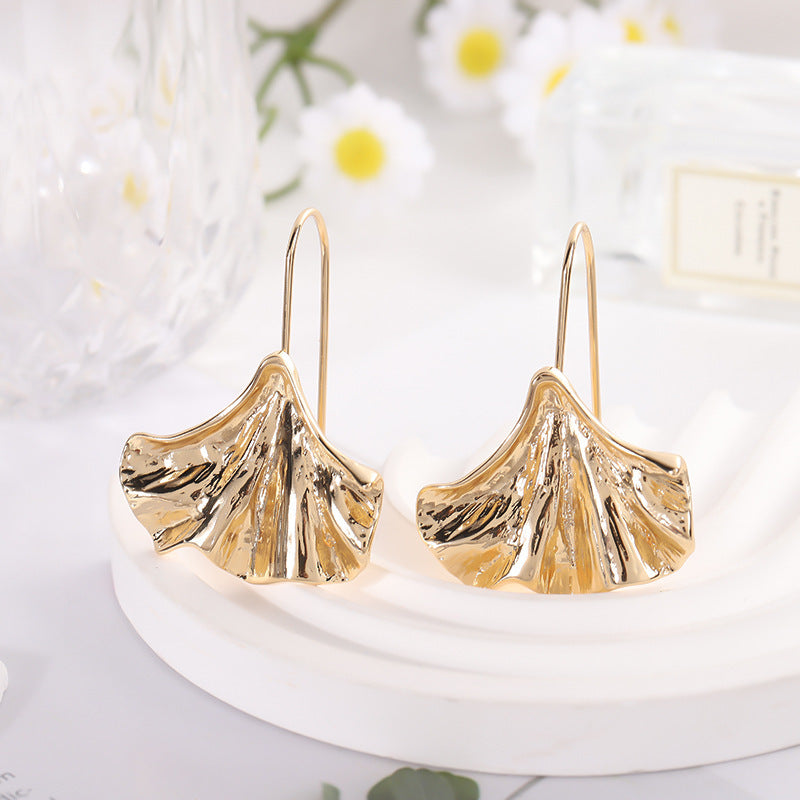 European And American Exaggerated Ginkgo Leaf Golden Metal Alloy Earrings