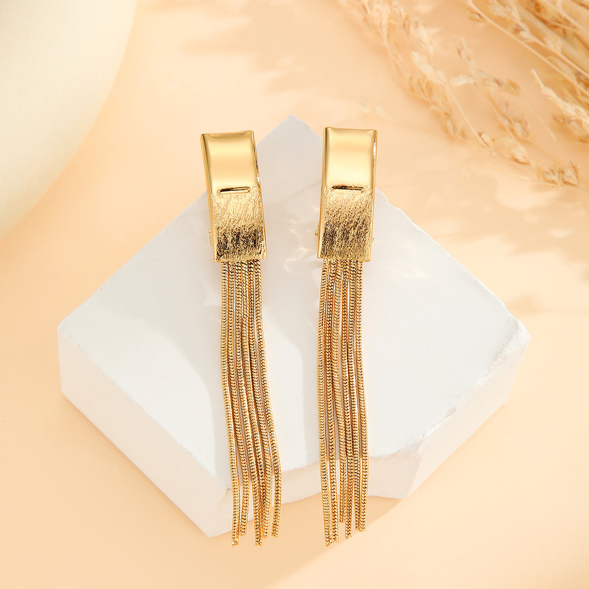 2pcs Fashionable Modern Metal Thin Chain Earrings